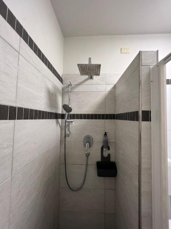 Hotel Locanda Rosy Каттоліка Екстер'єр фото