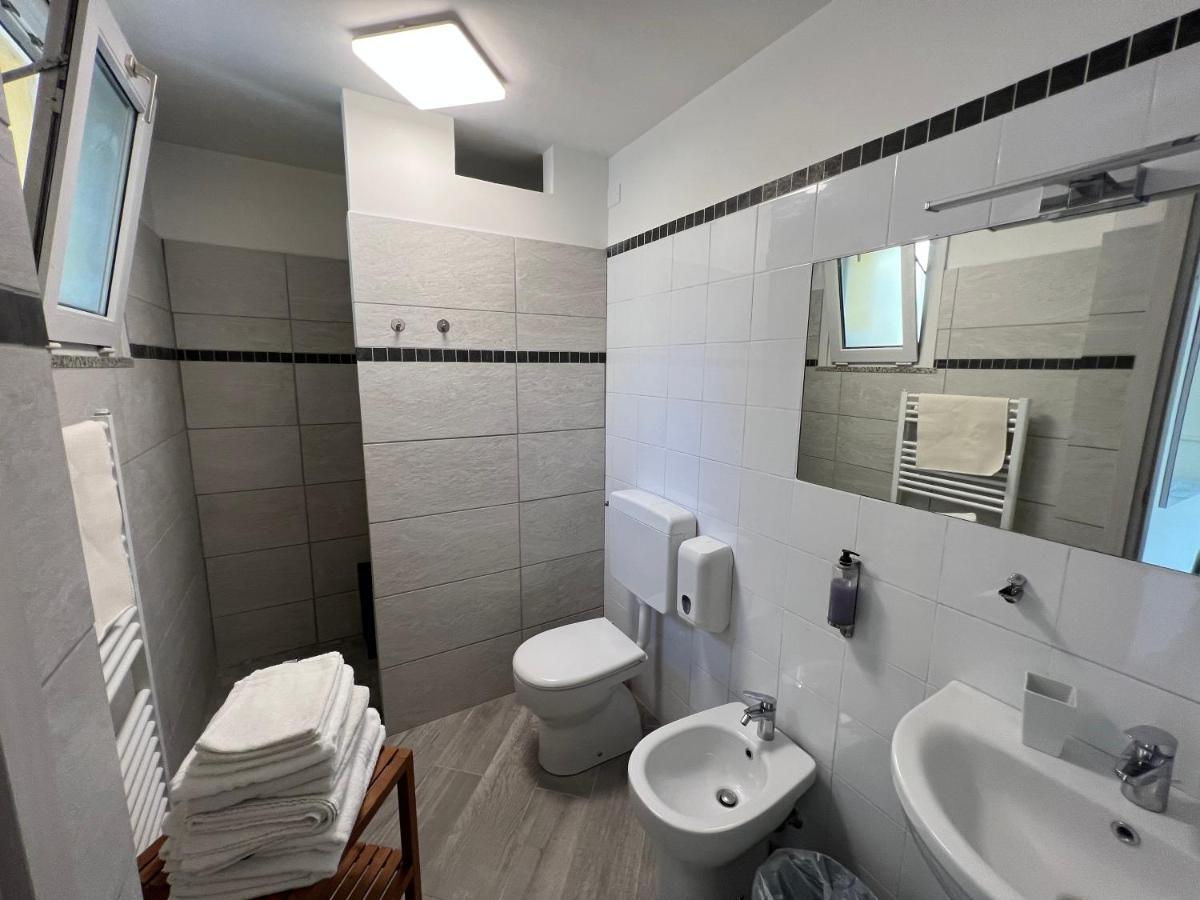 Hotel Locanda Rosy Каттоліка Екстер'єр фото