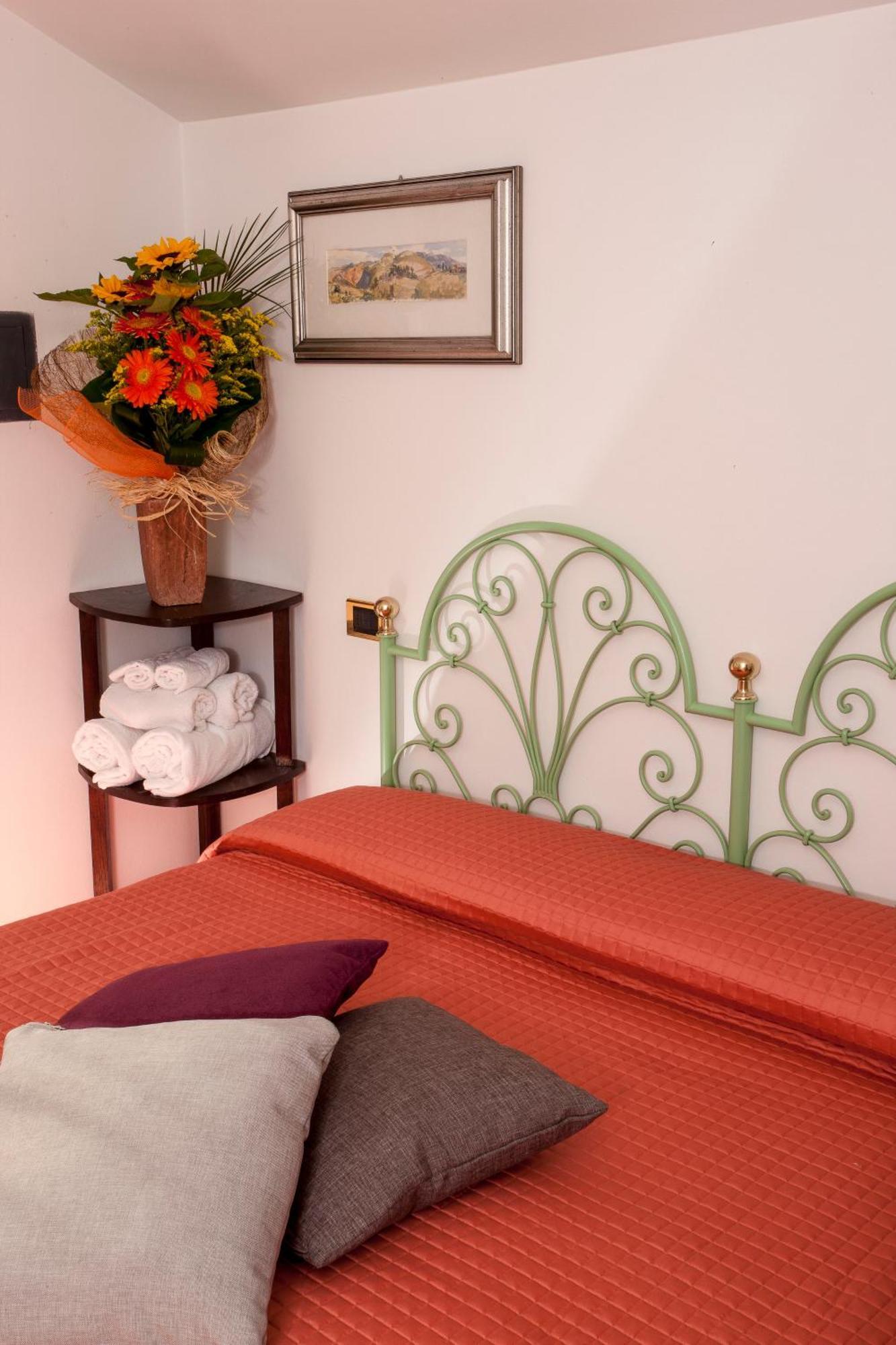 Hotel Locanda Rosy Каттоліка Номер фото