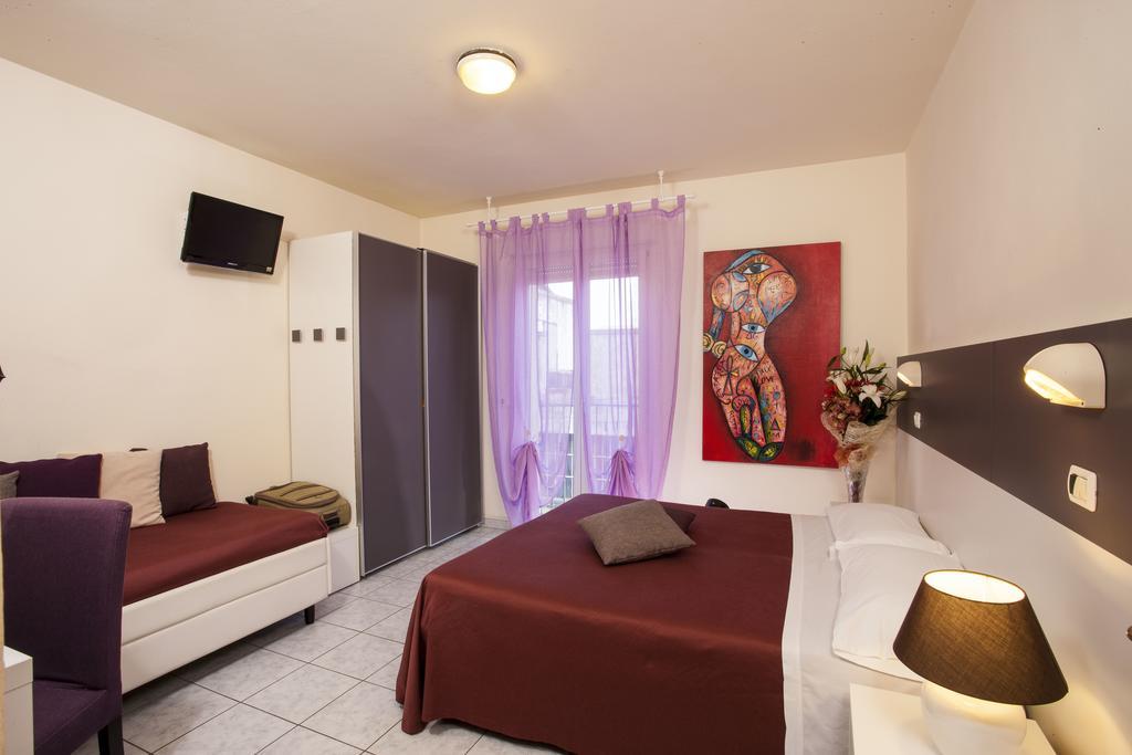 Hotel Locanda Rosy Каттоліка Екстер'єр фото