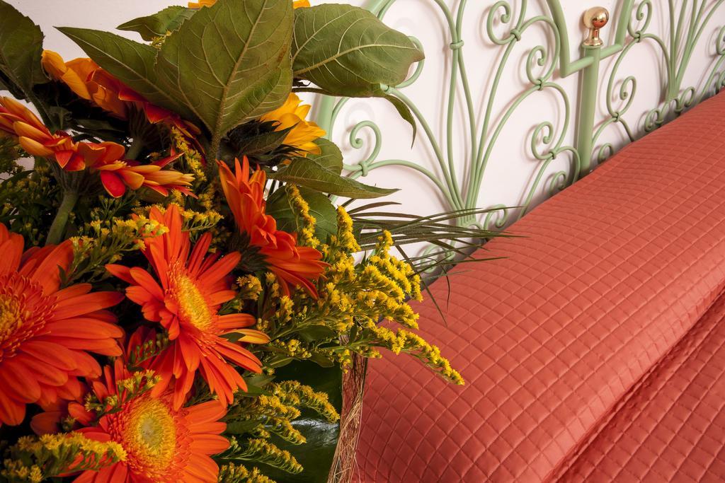 Hotel Locanda Rosy Каттоліка Екстер'єр фото