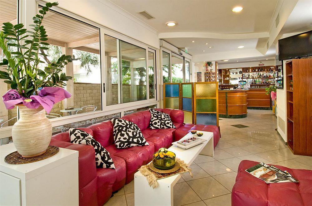 Hotel Locanda Rosy Каттоліка Екстер'єр фото