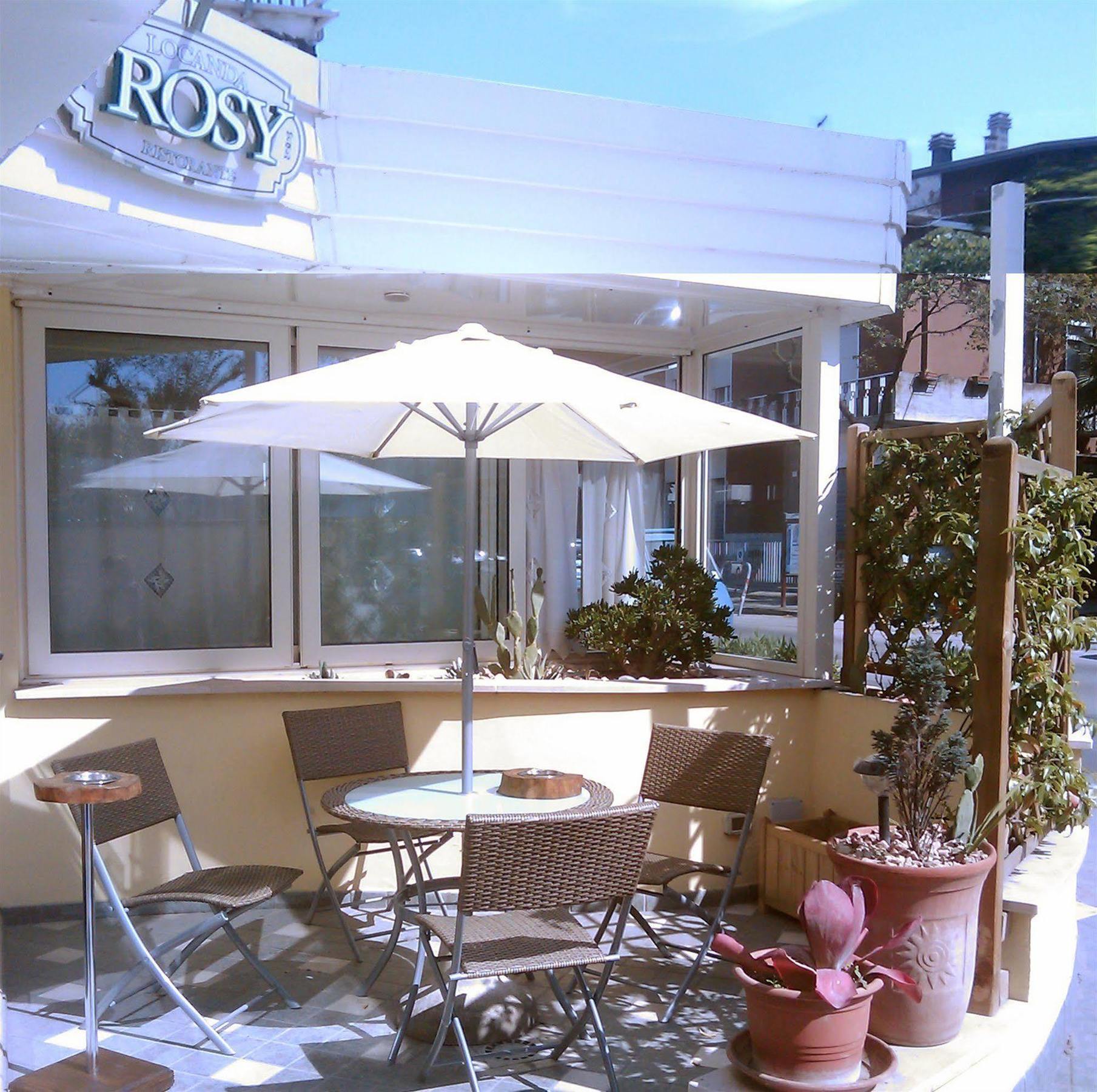 Hotel Locanda Rosy Каттоліка Екстер'єр фото
