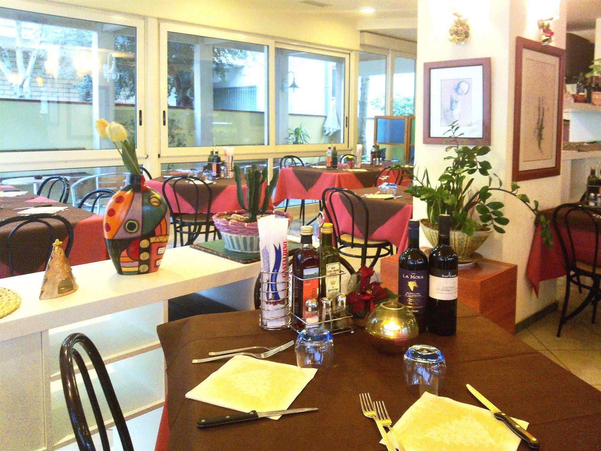 Hotel Locanda Rosy Каттоліка Екстер'єр фото