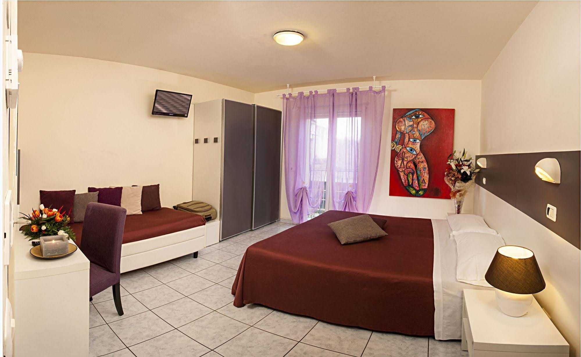Hotel Locanda Rosy Каттоліка Екстер'єр фото